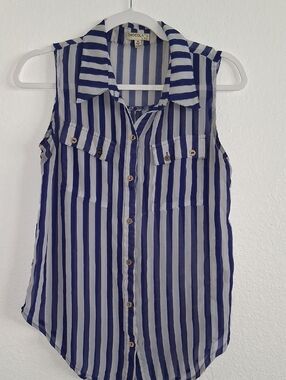 Chocolate Blue & White Vertical Stripe Sleeveless Button Front Top Womans Medium